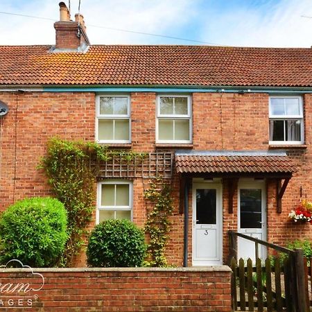 Brickyard Cottage Moreton  Kültér fotó